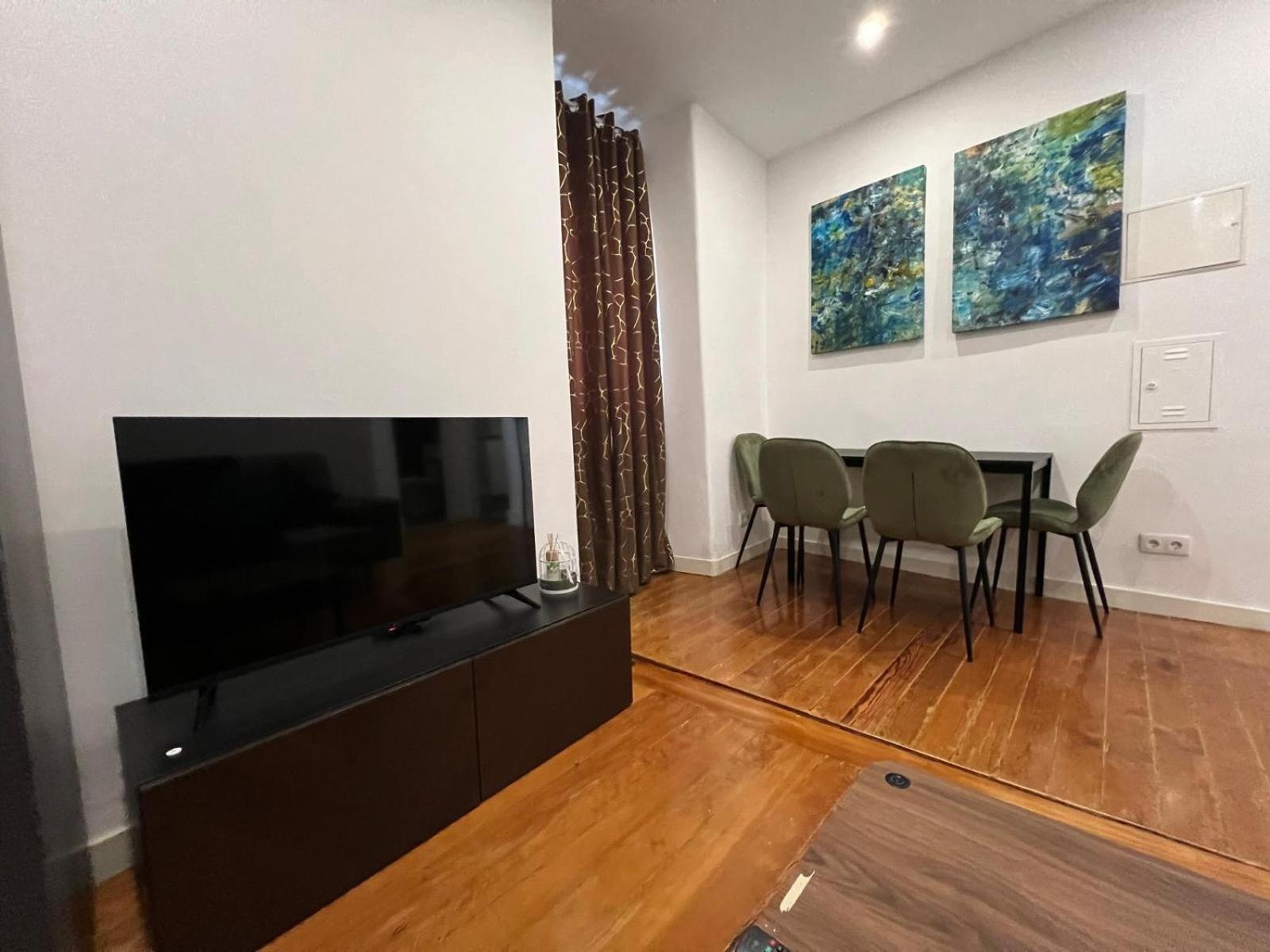 32 2 - Heart Of Lisbon Private Apartment, Bairro Alto Exterior photo