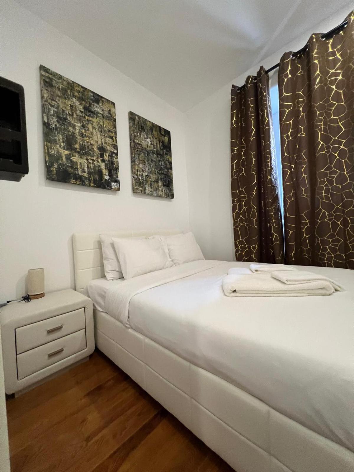 32 2 - Heart Of Lisbon Private Apartment, Bairro Alto Exterior photo